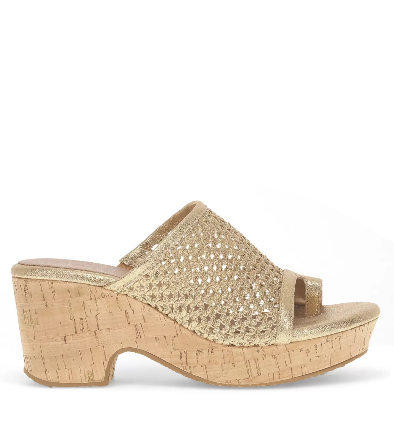 Bethie Wedge Sandal^Baretraps New